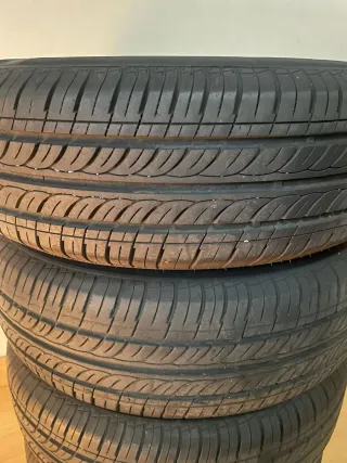 Neumático con llanta de aluminio