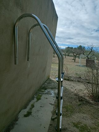 Escalera piscina 4 peldaños metal