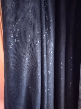 Vestido de fiesta negro con brillos