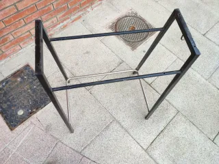 Mesa Macetero Metálica Negra