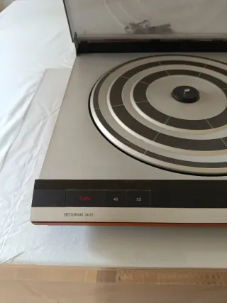 Tocadiscos Bang & Olufsen Beogram 2400