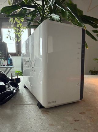 Synology DS220j NAS 2 bahías (sin discos)