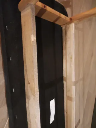 Banco madera y tapizado negro