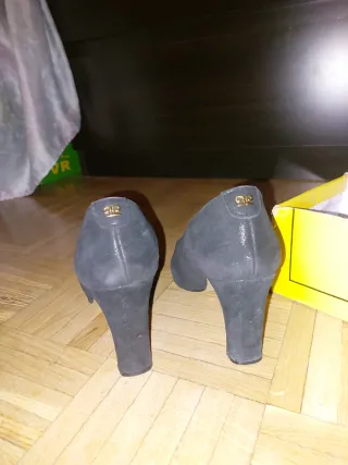 Zapatos de tacón Pierre Cardin negros