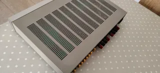 Amplificador Rotel RA-02 Plateado