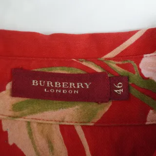 Traje Burberry Floral Rojo y Rosa