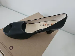 Zapatos de salón de piel, color negro