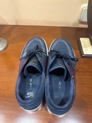 Zapatillas Nike Azul Marino con Rojo