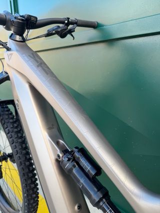 como NUEVA YT Decoy Bici Eléctrica de CARBONO