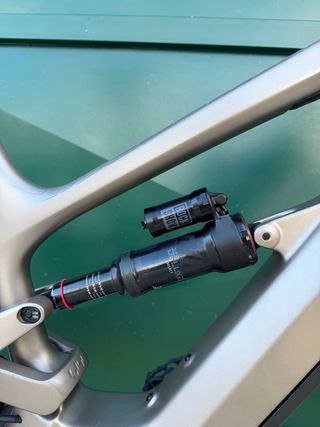 como NUEVA YT Decoy Bici Eléctrica de CARBONO