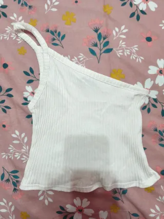 Top asimétrico blanco