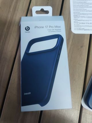 Custodia Beats con MagSafe e Controllo Fotocamera per iPhone 17 Pro Max - Blu cobalto