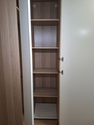 Armario esquinero Moderno. Ikea