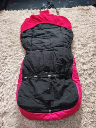 Saco para silla de bebé rojo