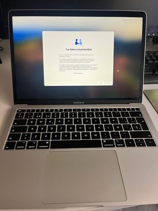 MacBook Air 13” 2019 i5 / 8GB / 128GB Plata