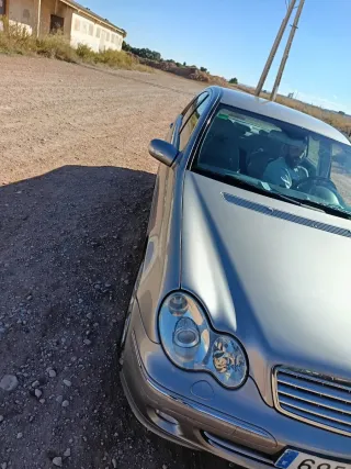 Mercedes-Benz w203 2004