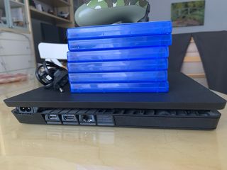 PS4 Slim 1TB + Mando Camuflaje