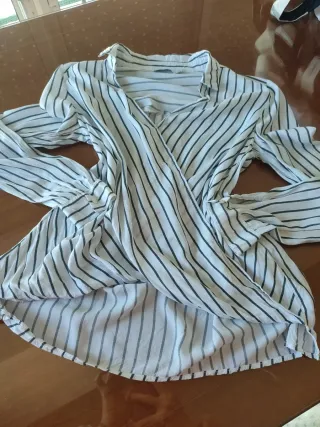 Blusa Bershka Rayas Cruzada