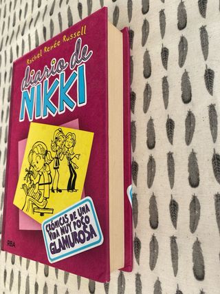 Diario de Nikki 1: Crónicas de una vida muy poc...