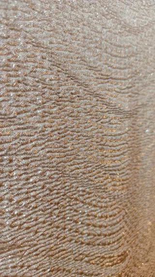 Vestido dorado con brillo