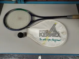 Raqueta de scuash Pro Kennex con funda y pelota