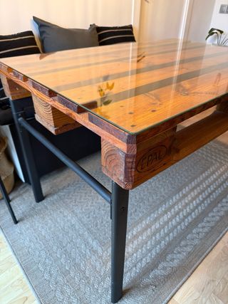 Mesa y sillas comedor negro y madera