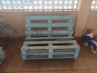 Conjunto 2 sillones palet y mesa