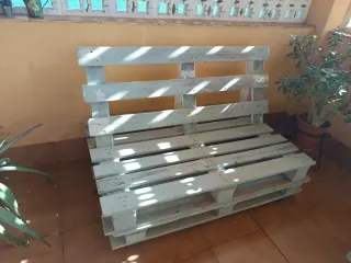 Conjunto 2 sillones palet y mesa