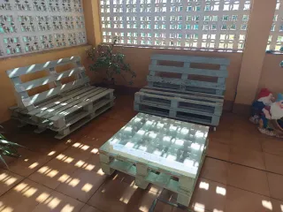 Conjunto 2 sillones palet y mesa