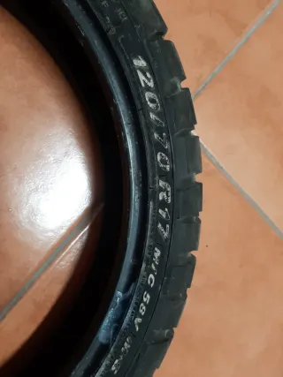 Neumáticos moto casi nuevos