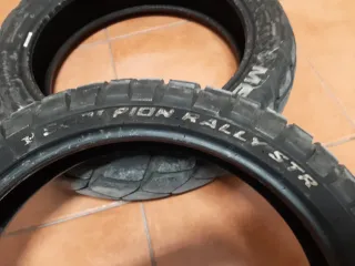 Neumáticos moto casi nuevos