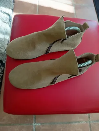 Botines miMaO ante beige