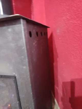 Estufa de leña grande y bonita