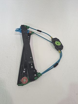 ELEVALUNAS DELANTERO IZQUIERDO LANCIA YPSILON (101) (2)