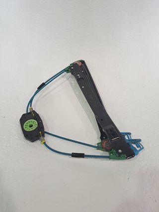 ELEVALUNAS DELANTERO IZQUIERDO LANCIA YPSILON (101) (2)