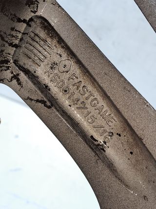 LLANTA RENAULT ZOE (2)