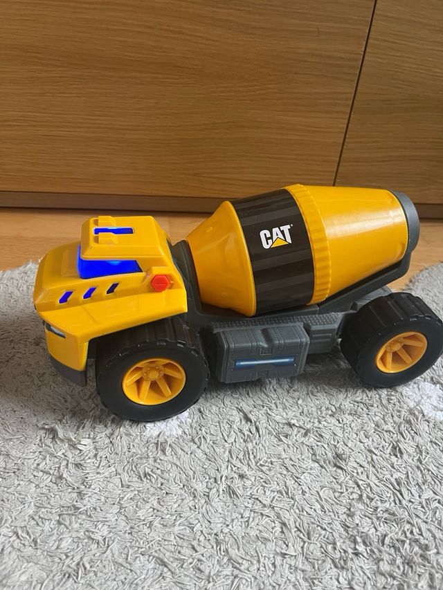 Camión cementera CAT amarillo con luces y sonido