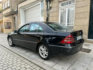 Mercedes-Benz Clase C 2005
