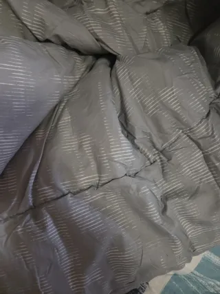 Edredón azul y gris cama 135