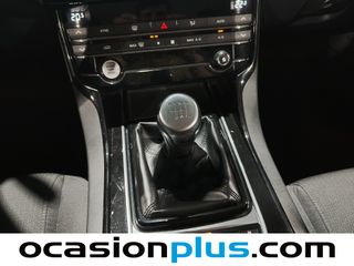 Jaguar XE 2.0 Diesel XE-Pure RWD 132 kW (180 CV)