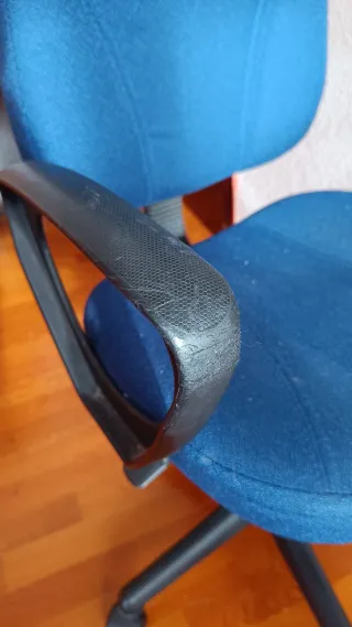 Silla de escritorio azul y negra