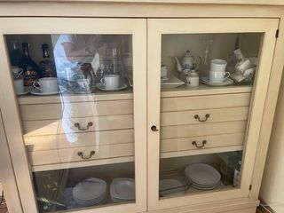 Aparador de madera maciza en color blanco