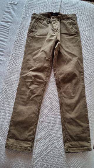 Pantalón chino Pull and Bear beige