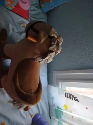 Caballo balancín de peluche