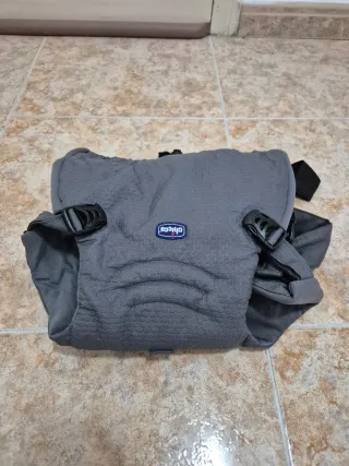 Mochila porta bebé Chicco gris