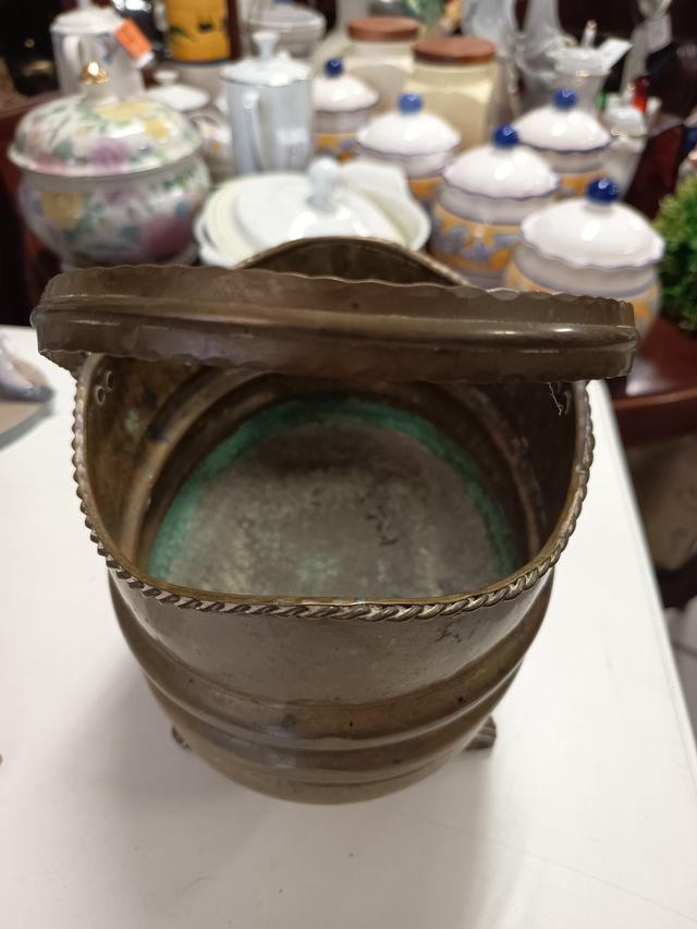 Cesta decorativa latón y bronce