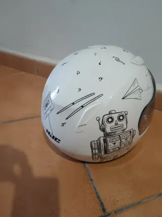 Casco infantil HJC blanco notas musicales