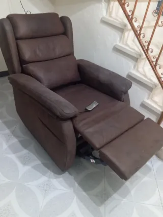 Sillón eléctrico elevador marrón