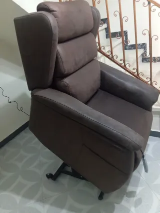 Sillón eléctrico elevador marrón