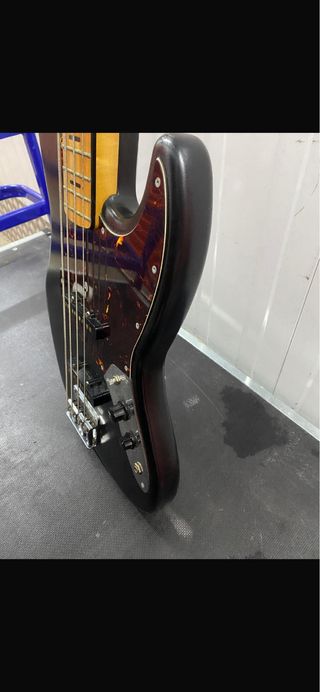 Bajo Eléctrico Shiro